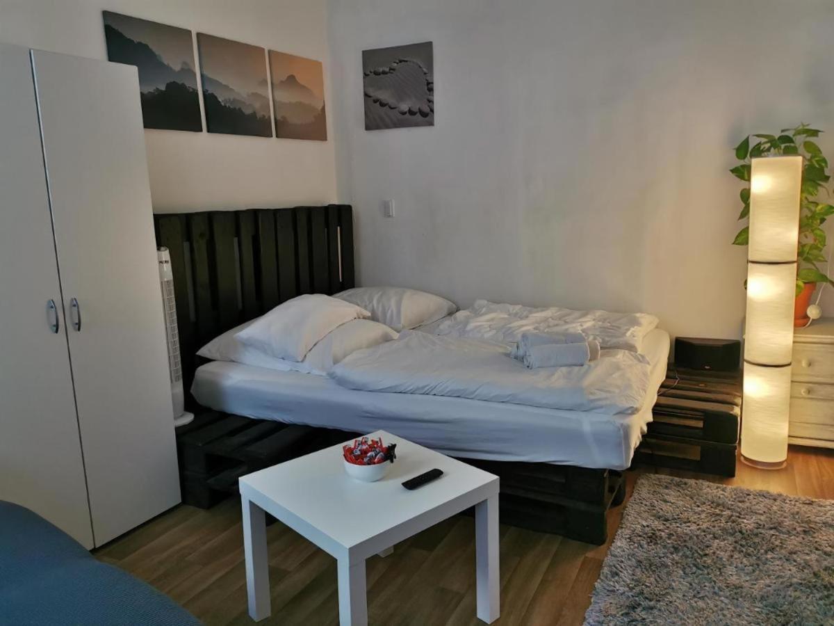 Ferienwohnung In Der Altstadt Fussgangerzone Treviri Esterno foto